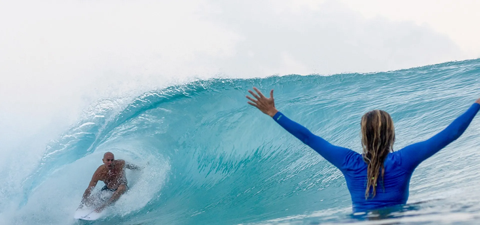 Onda tubular da piscina Surf Abu Dhabi, em Hudayriyat Island
